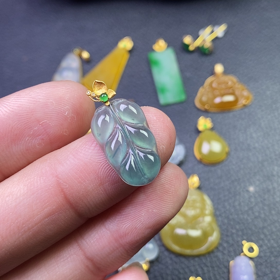 吊坠(不含链)18K金镶嵌翡翠