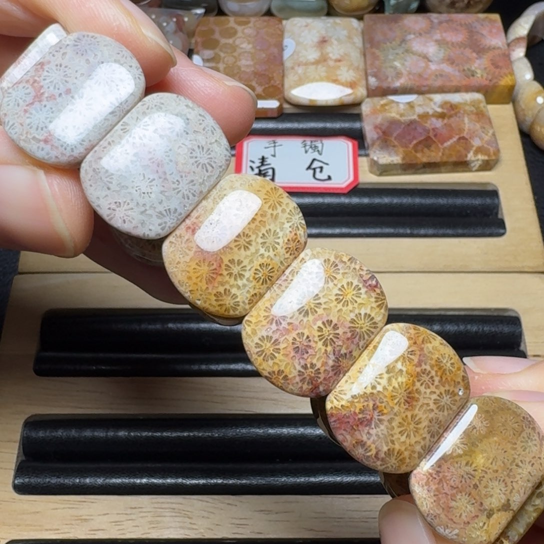 硅化玉小彩花，可盘未镶嵌丿**绪