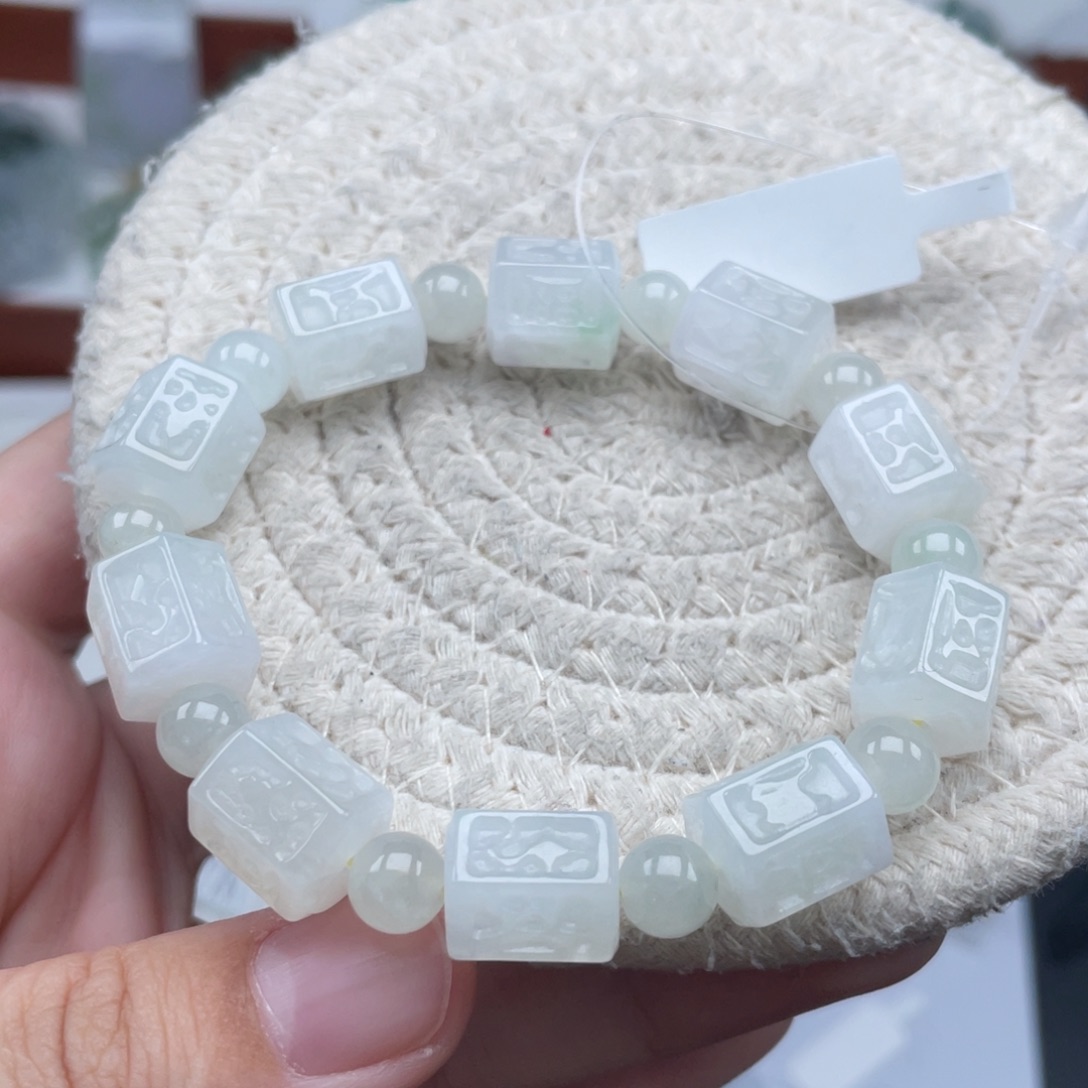 翡翠未镶嵌颈饰天然A货缅甸翡翠10.6mm