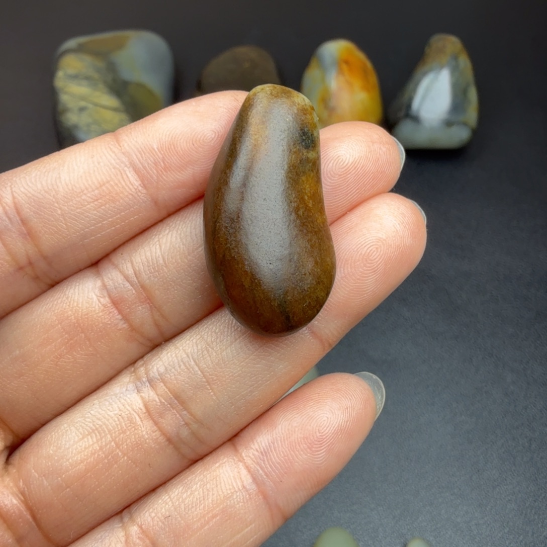 夏***～和田玉未镶嵌珠宝奇石