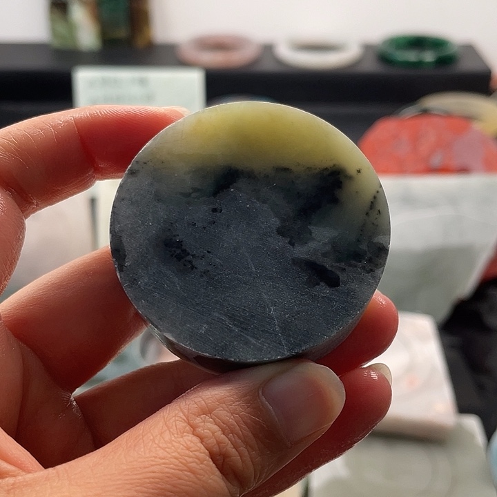 木***洁石英质玉未镶嵌手镯