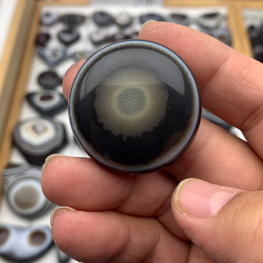 一***光玛瑙/玉髓散珠缠丝玛瑙