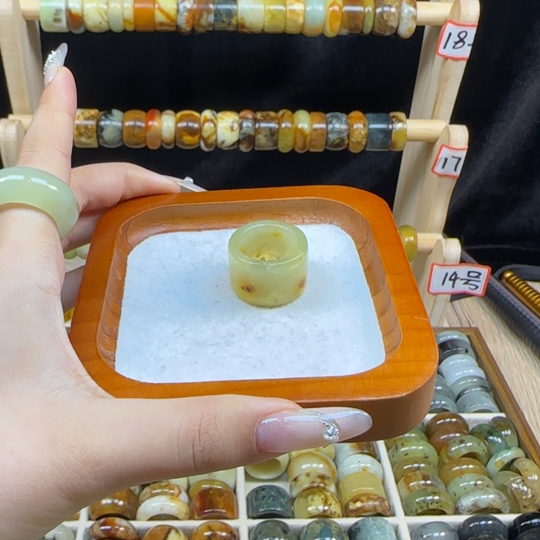 蛇纹石玉内径17.4合金栗****L
