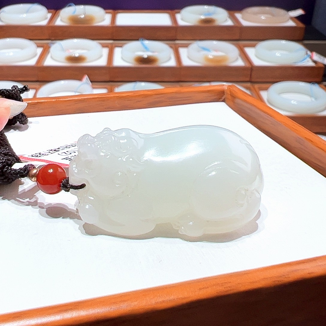 和田玉吊坠未镶嵌