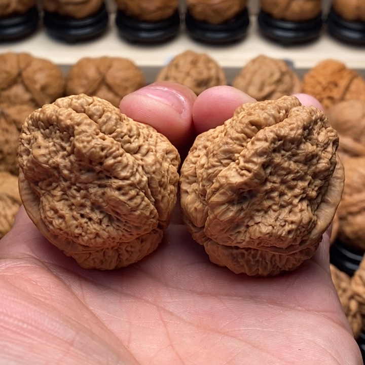 文玩核桃把件……………………………………