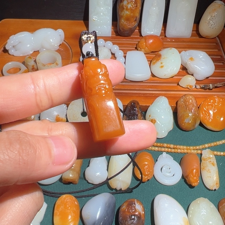 和田玉挂件未镶嵌_****莱