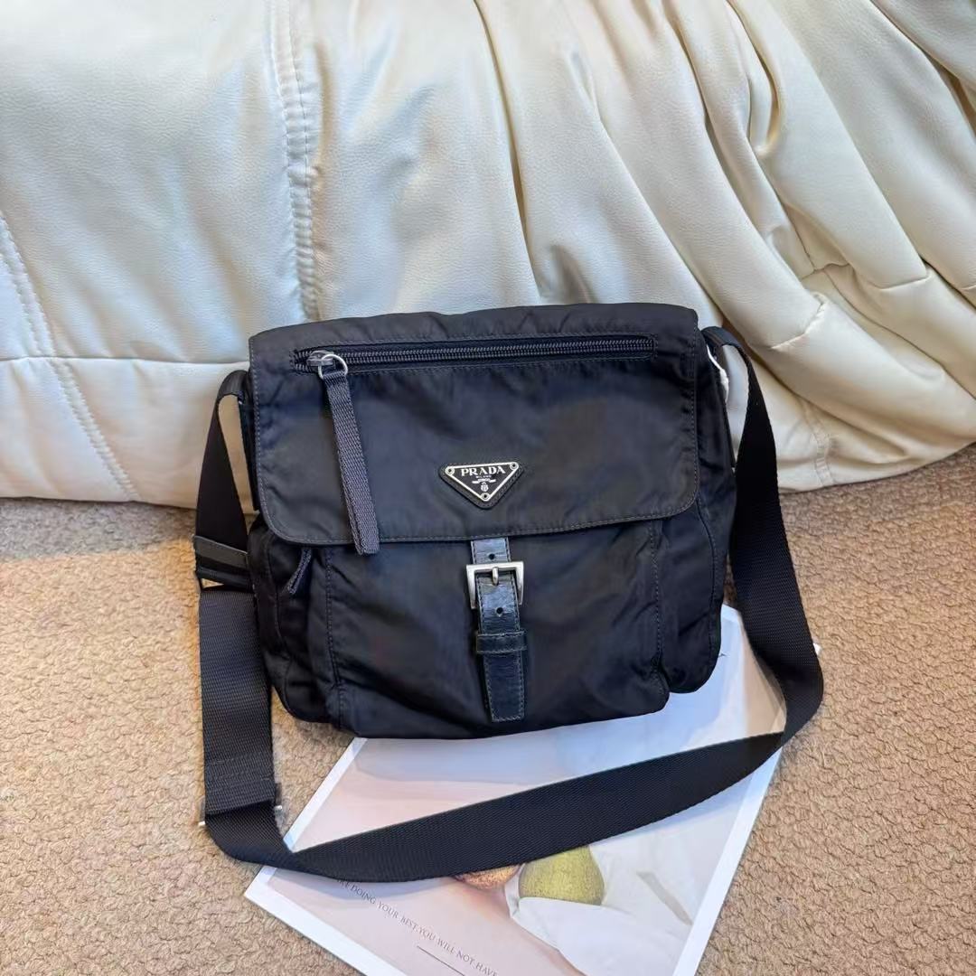 95新 Prada/普拉达 黑银尼龙降落伞邮差小号/635687531