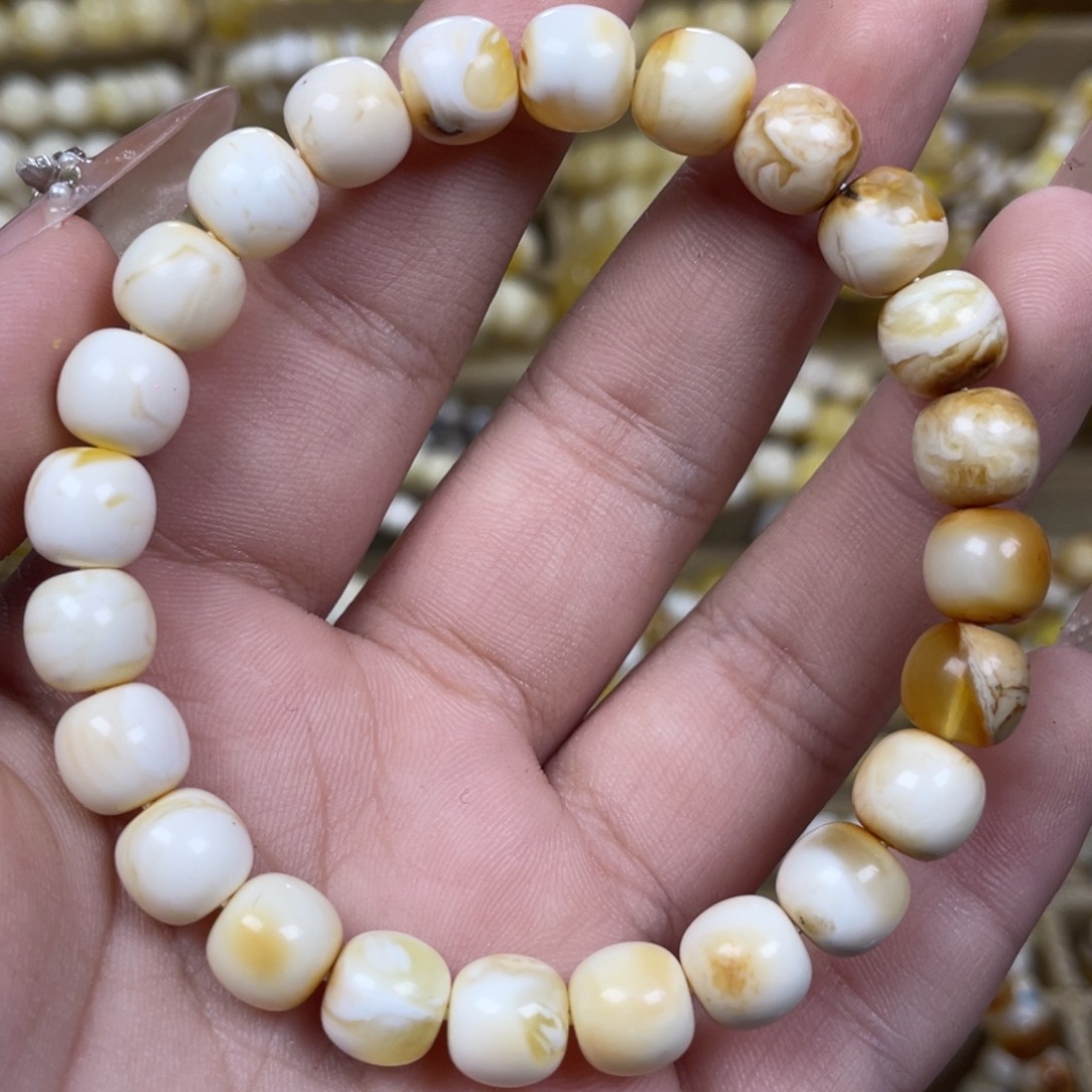 手绳琥珀未镶嵌8.5m