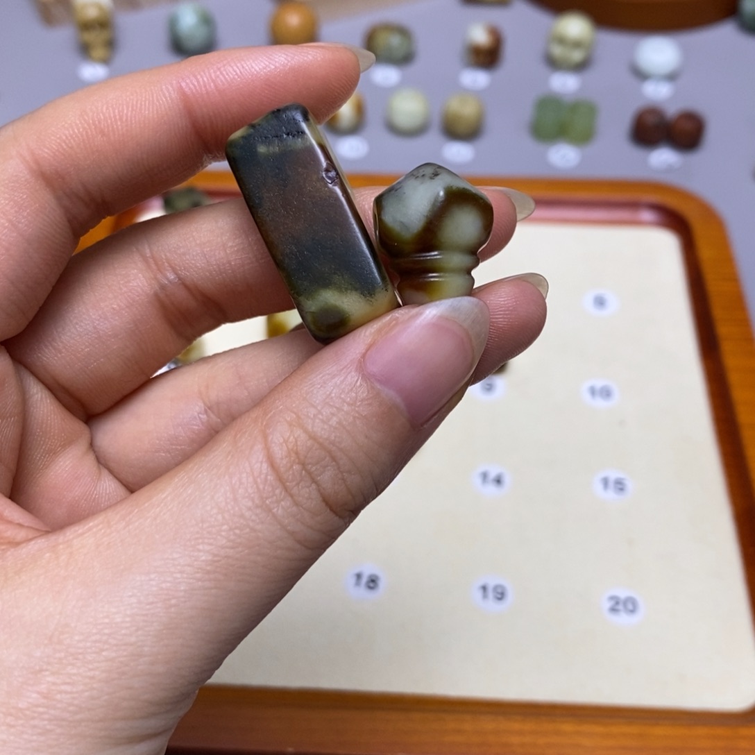 蛇纹石玉配饰合金乐*