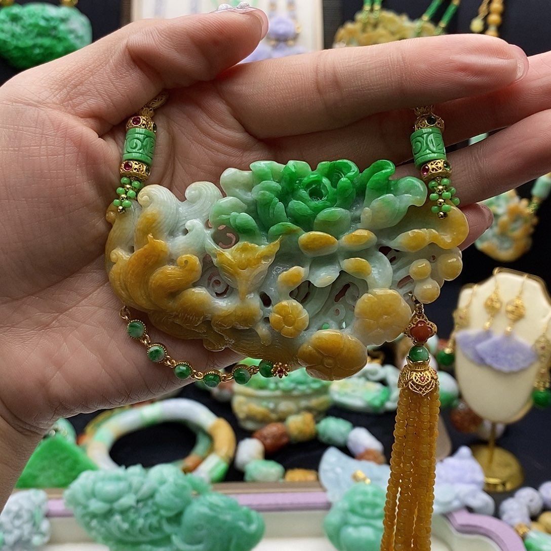 翡翠颈饰未镶嵌天然