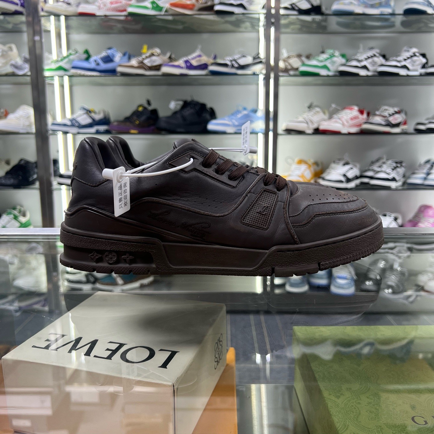 99新 LouisVuitton/路易威登 TRAINER 新款做旧棕 42.5码 YH19497