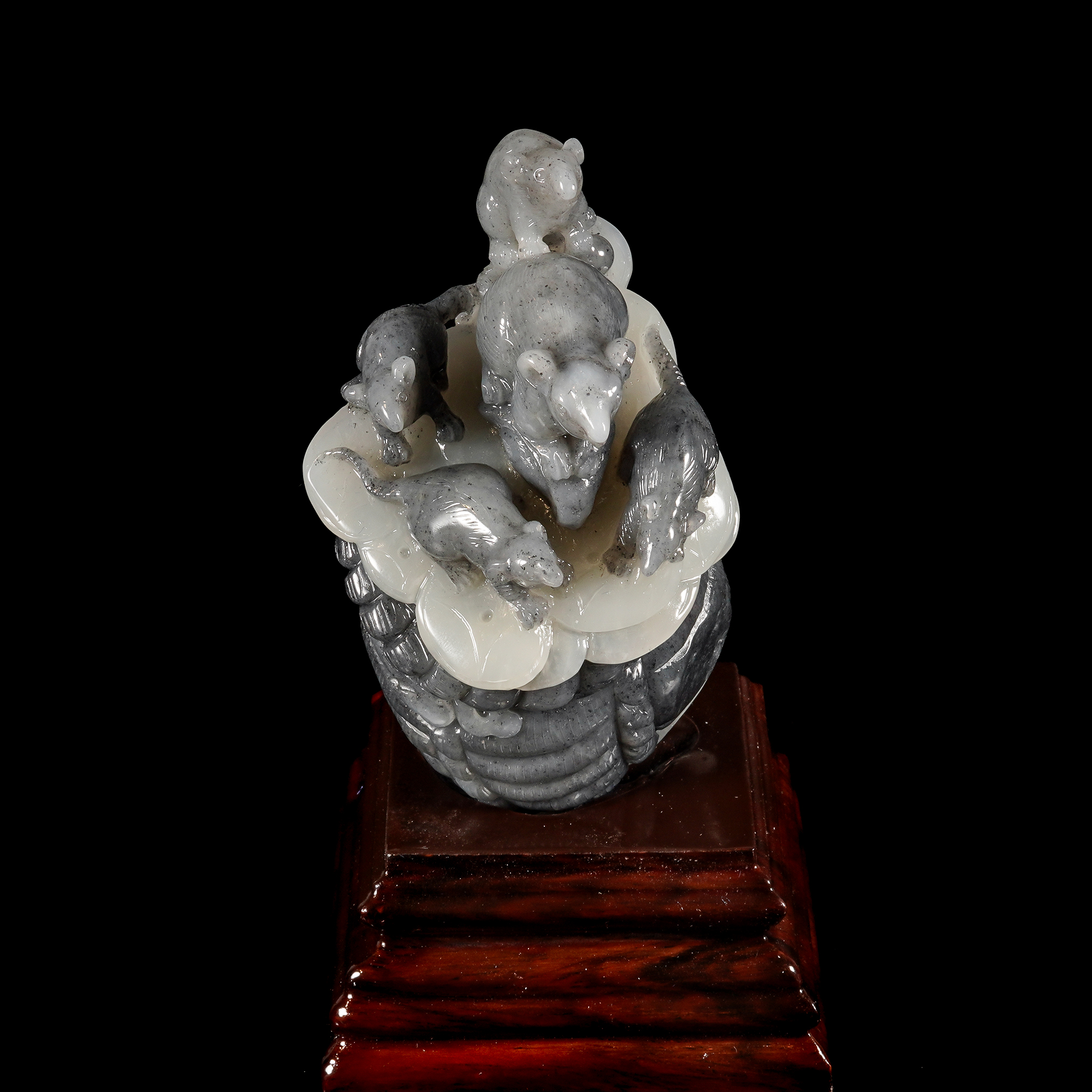 LOT.037和田玉巧雕数钱/X3194