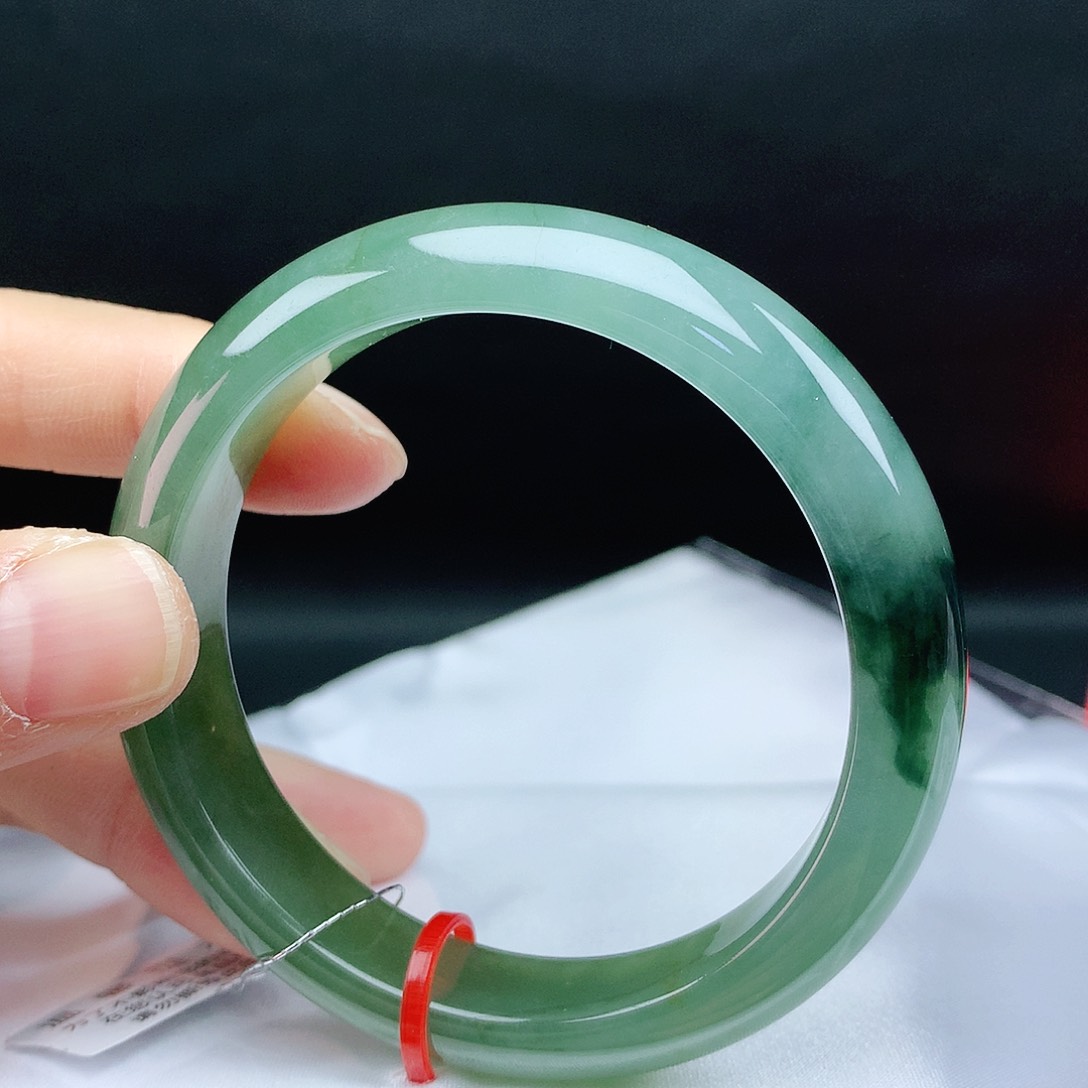 翡翠手镯未镶嵌53圈