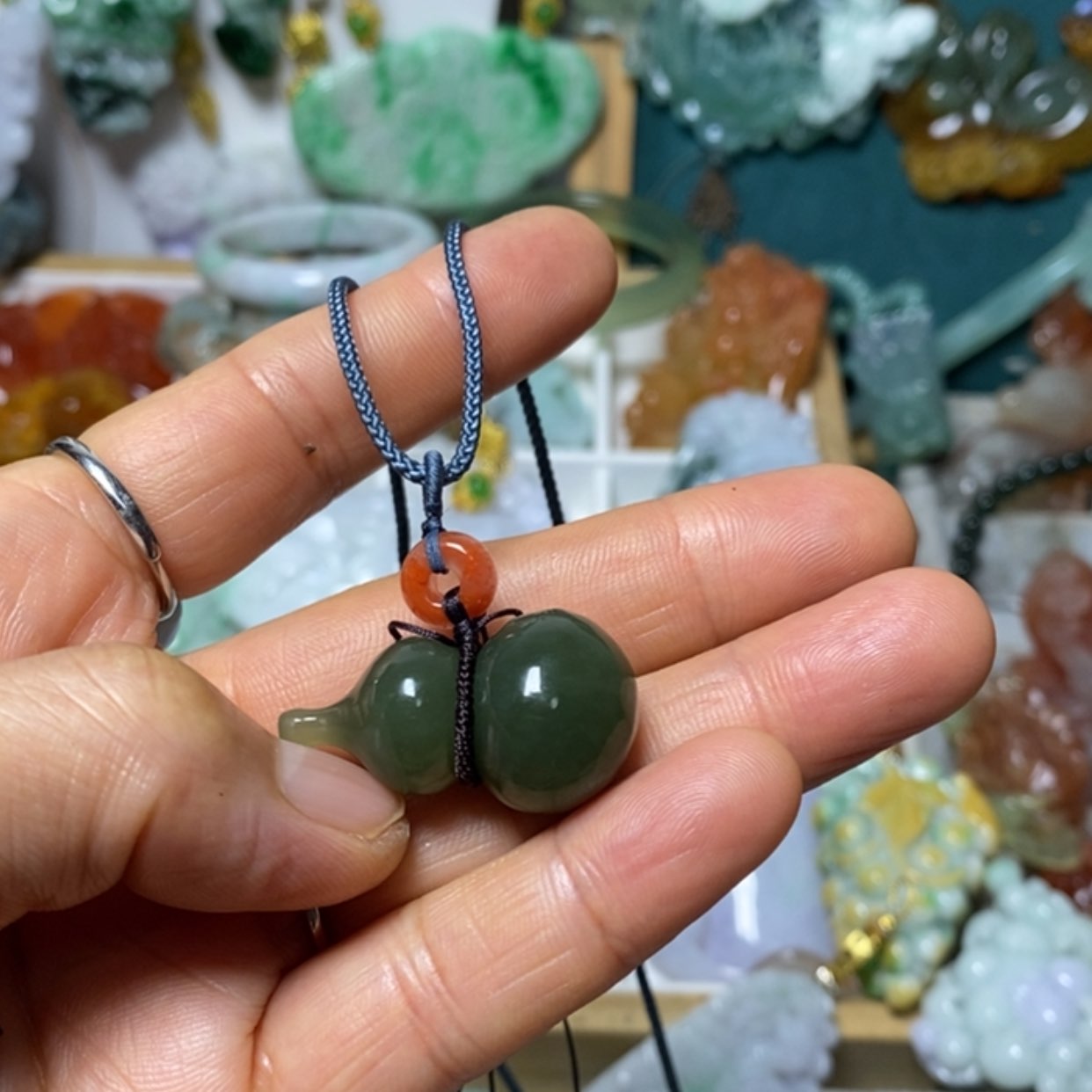 【闪购商品】翡翠吊坠(赠链)未镶嵌