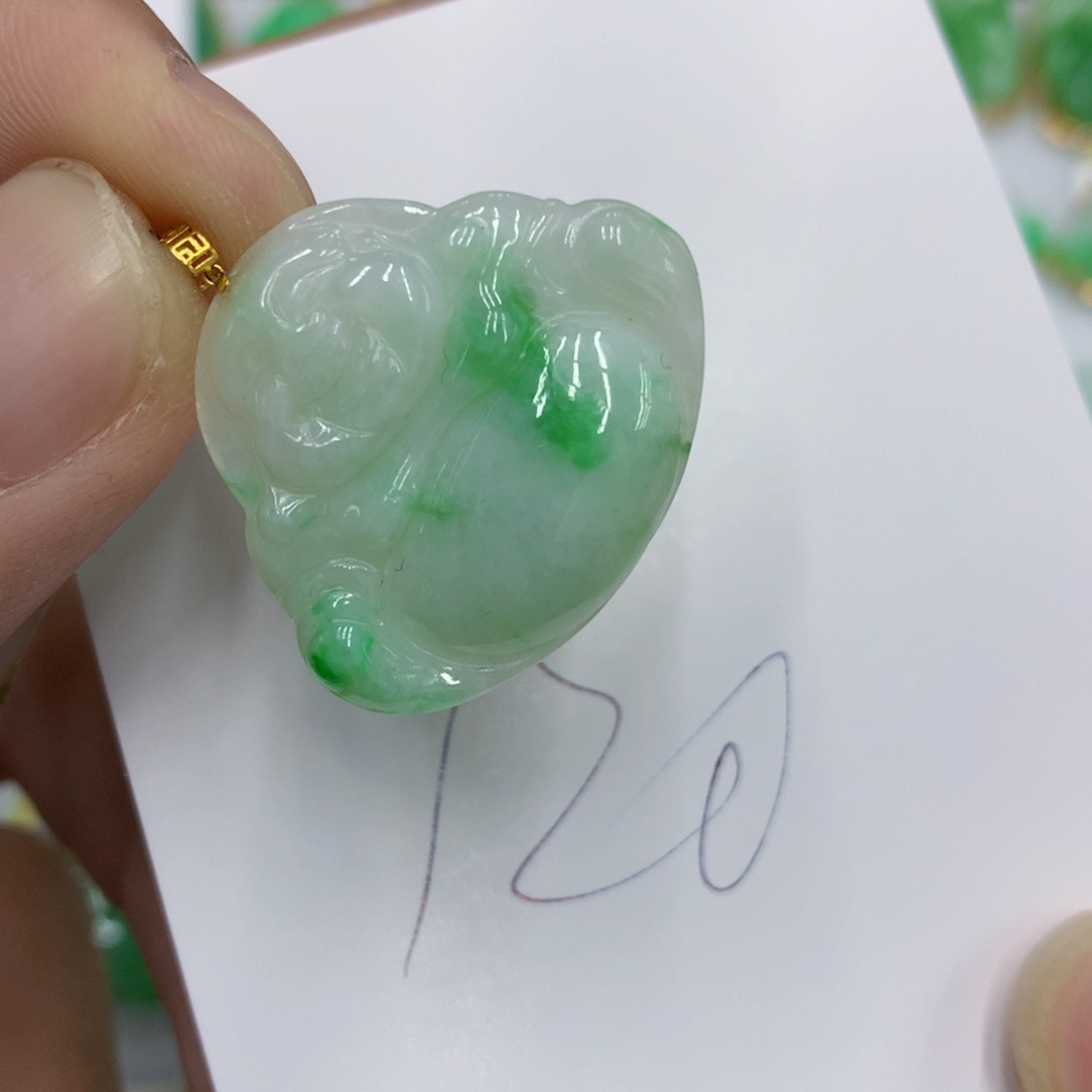 翡翠颈饰18K金镶嵌翡翠