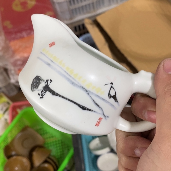 陶瓷艺术品及陶瓷壶