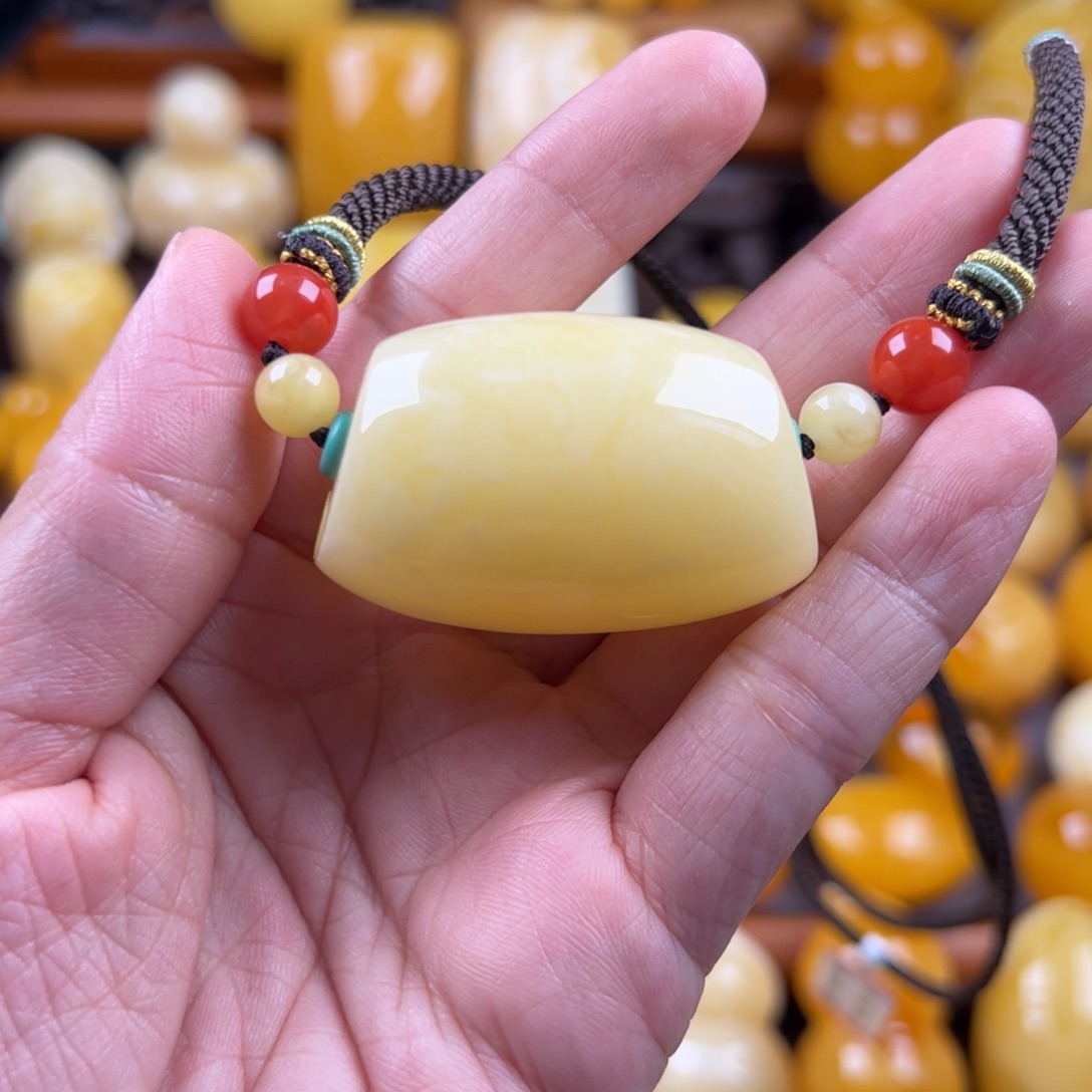 未镶嵌颈饰琥珀纯天然琥珀蜜蜡无优化