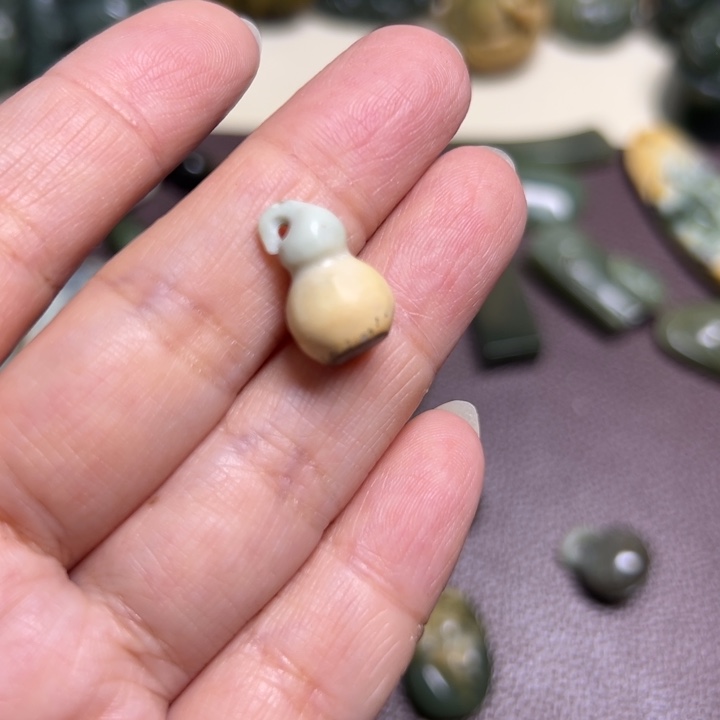 思***杨岫岩河磨玉（透闪石质玉）未镶嵌颈饰