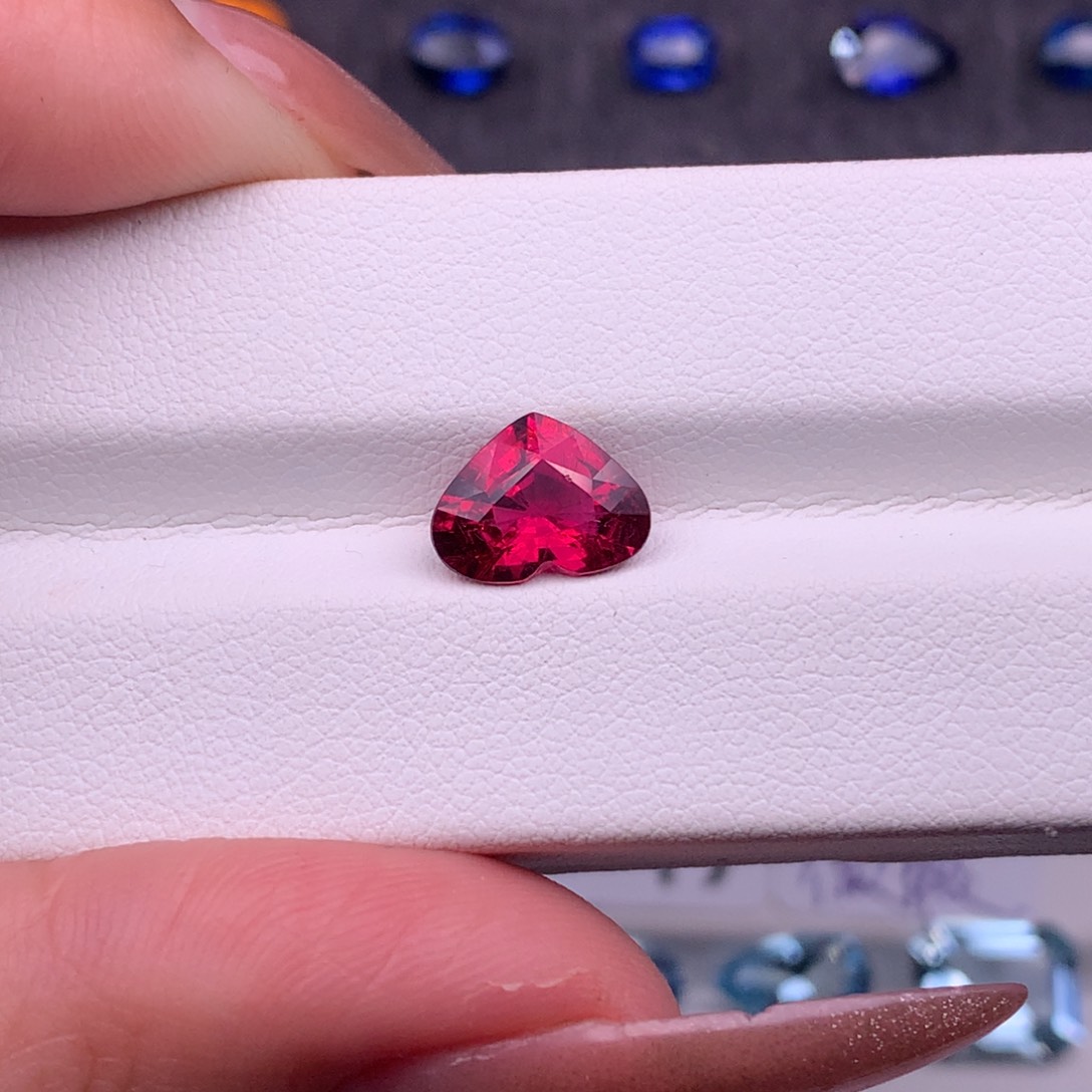 碧玺珠宝半成品未镶嵌1.94ct精品卢比来