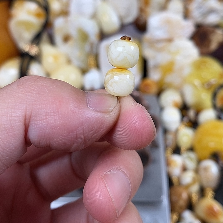 未镶嵌琥珀裸石我