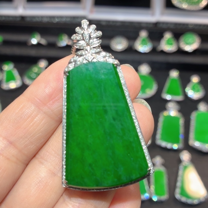 翡翠18K金镶嵌吊坠(不含链)翡翠