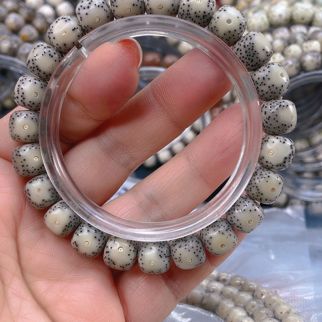 星月菩提手串哈*石玉料大眼睛尺寸9.8