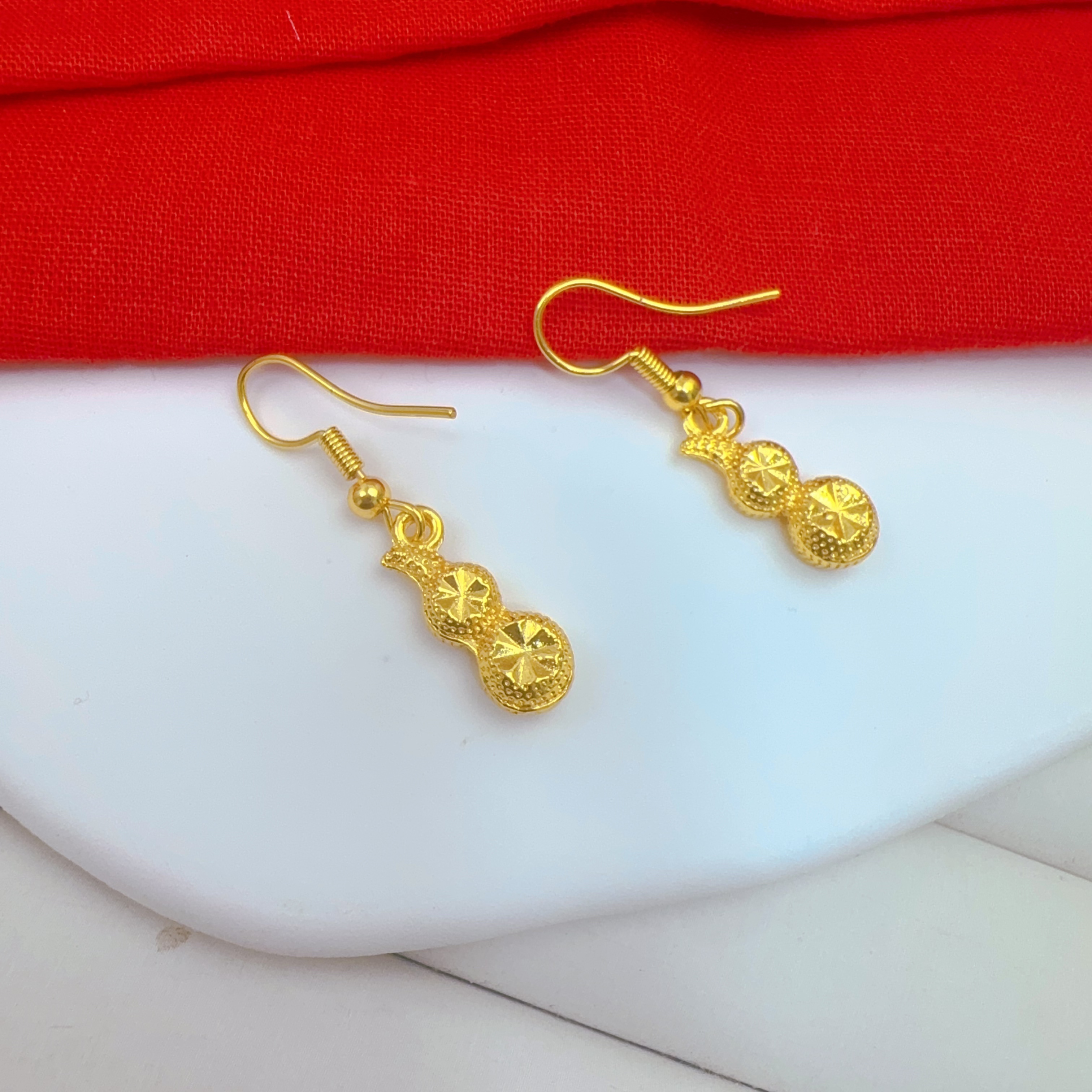 铜合金耳饰 颜色很正的金色葫芦小耳吊耳环