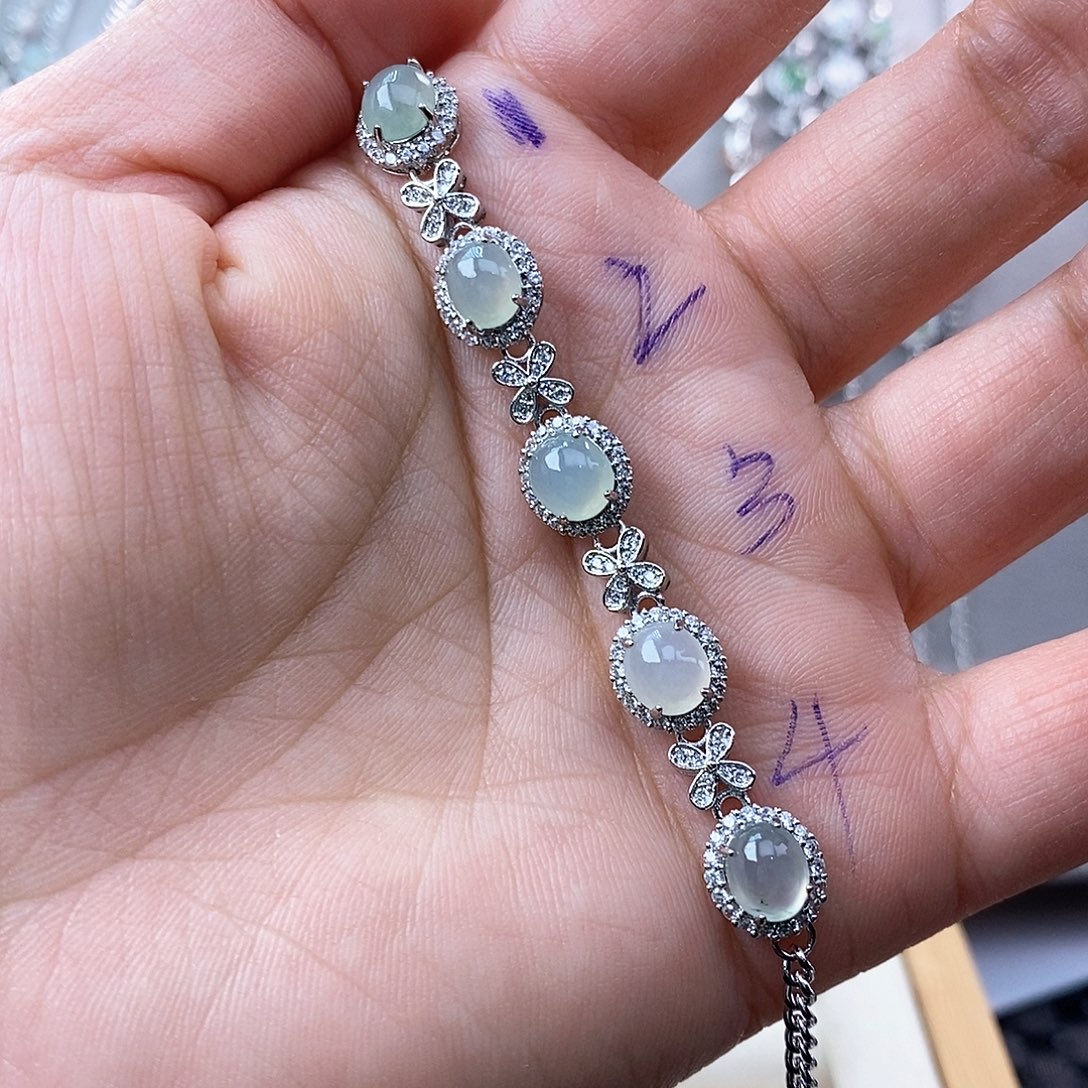 在***拉翡翠未镶嵌戒指缅甸