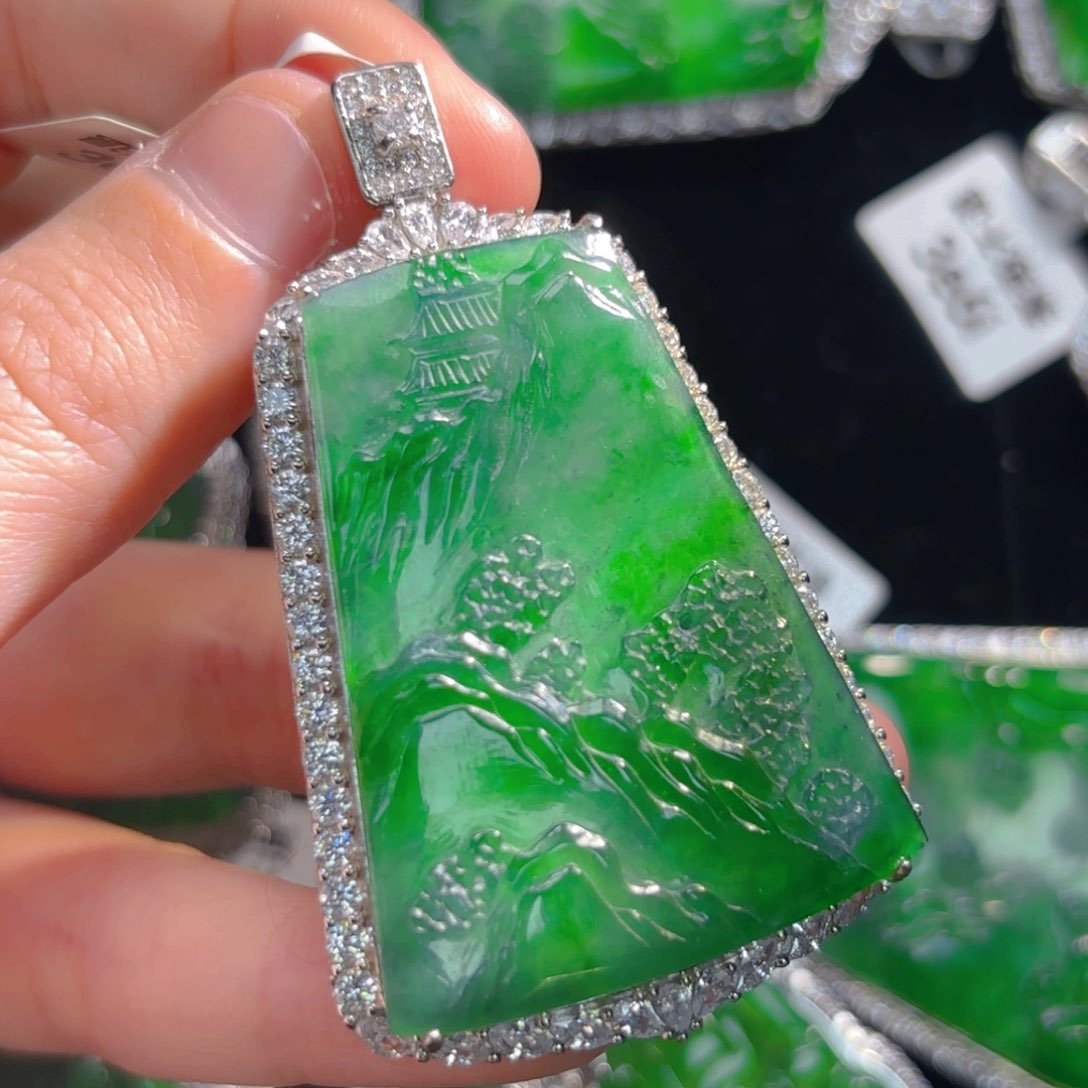 翡翠颈饰银S925镶嵌山水牌