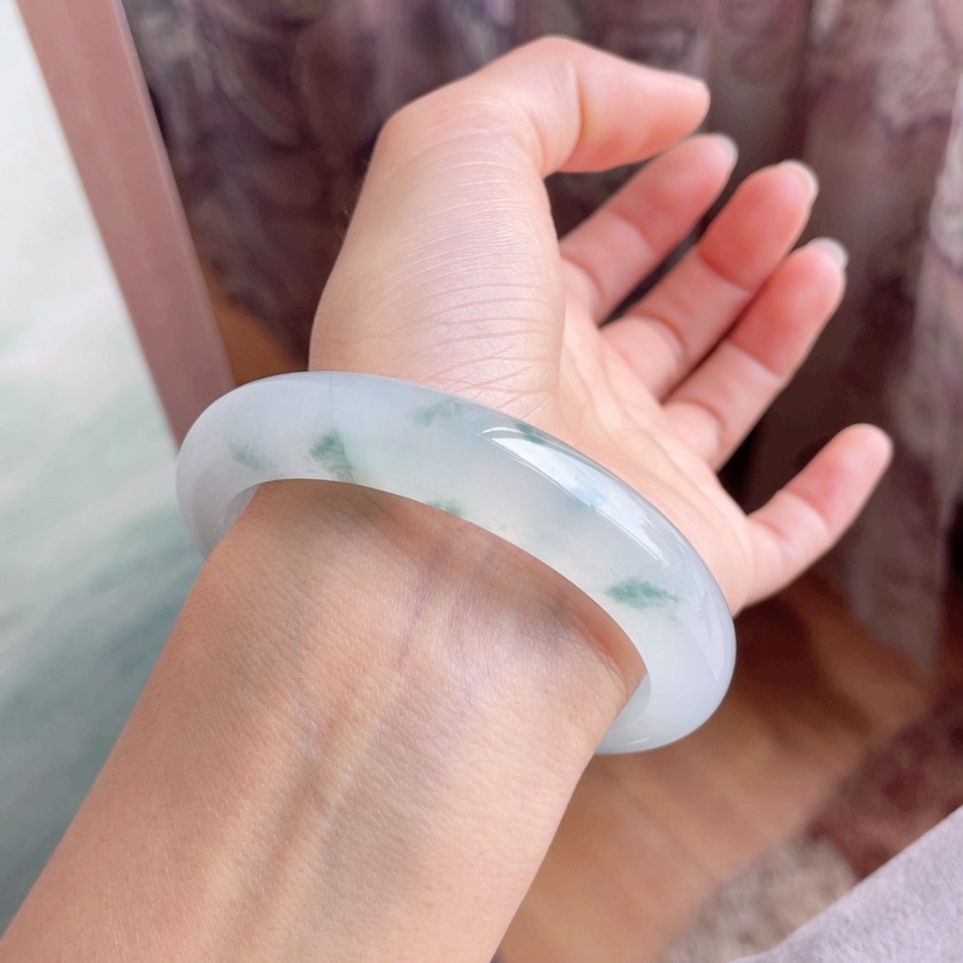 翡翠未镶嵌手镯冰飘花