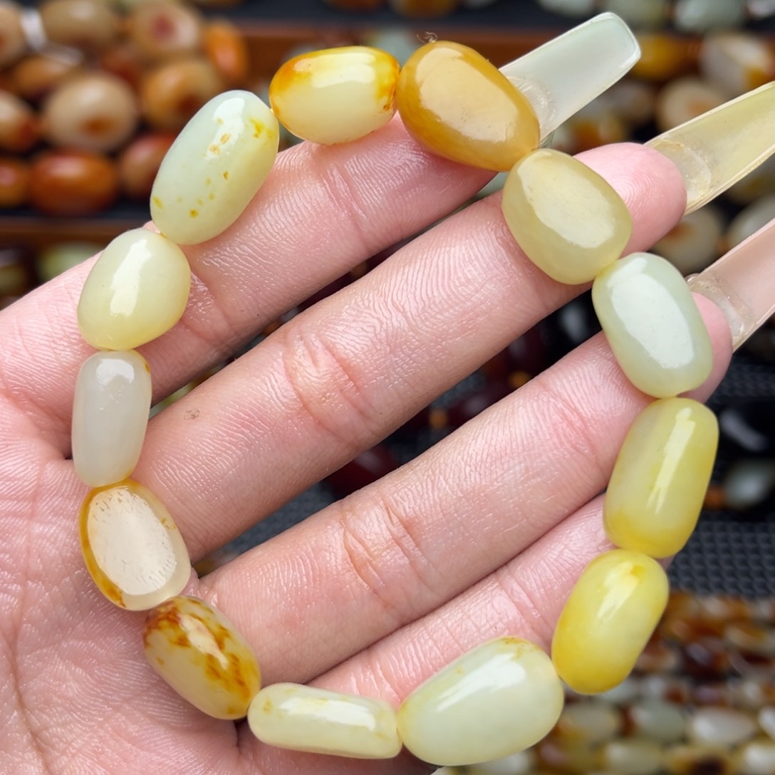 和田玉未镶嵌手串