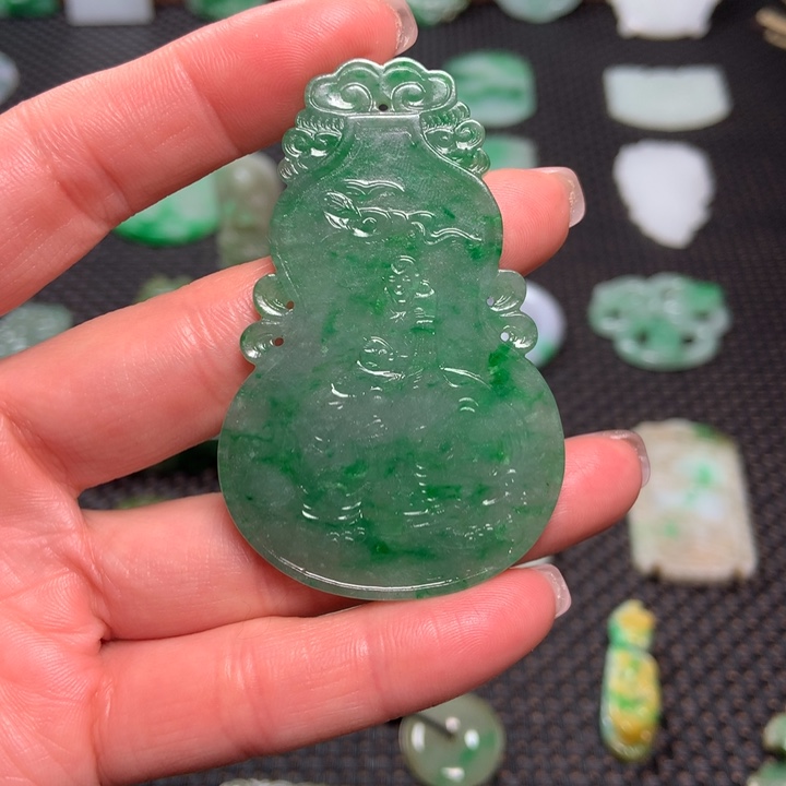 翡翠挂件未镶嵌福*包