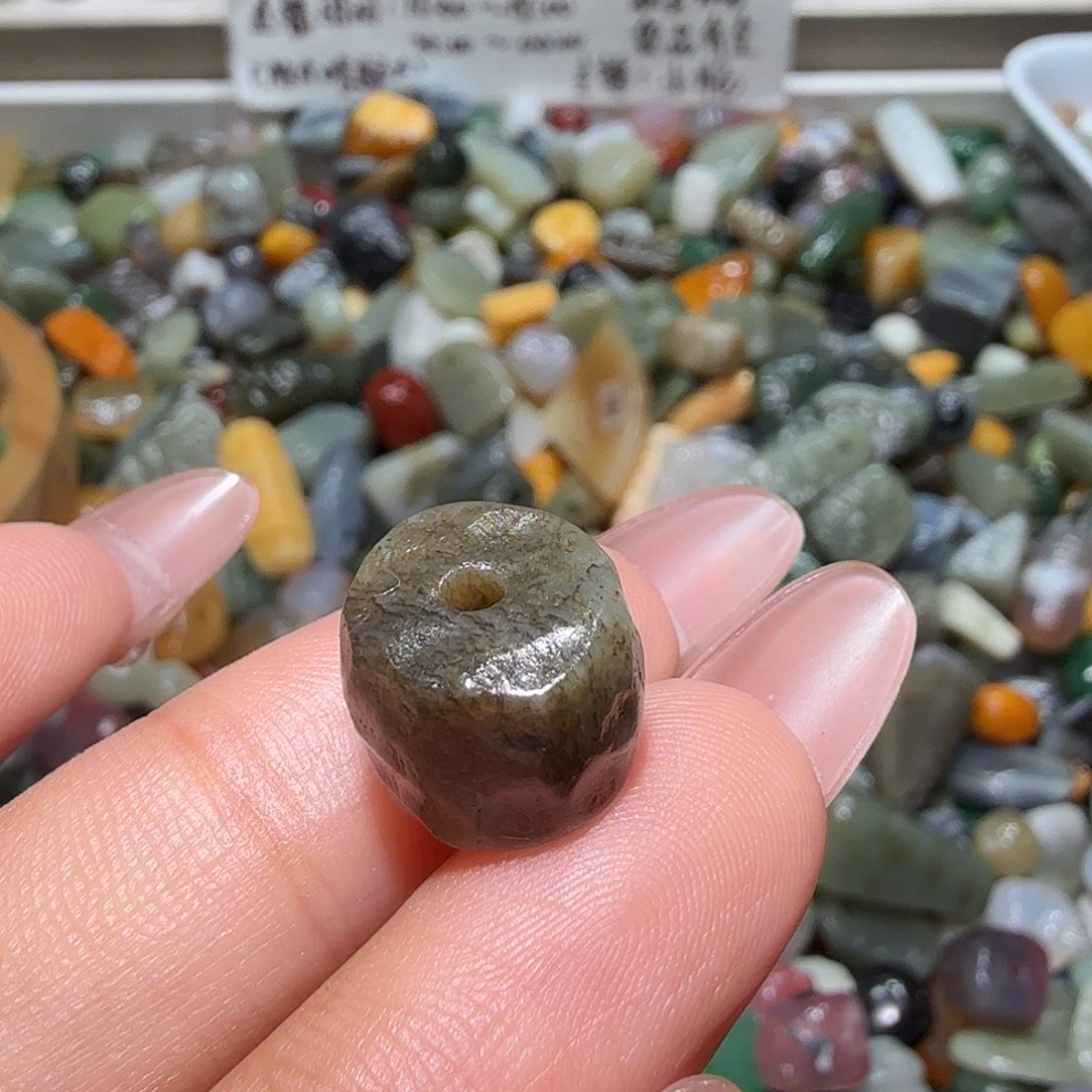 和田玉未镶嵌珠宝奇石