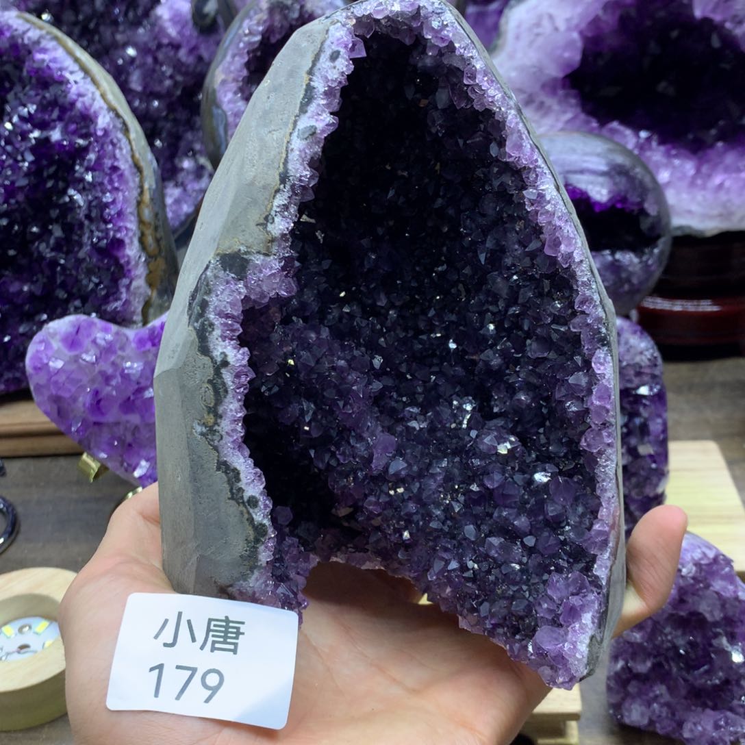 紫晶大型摆件（非配饰）未镶嵌