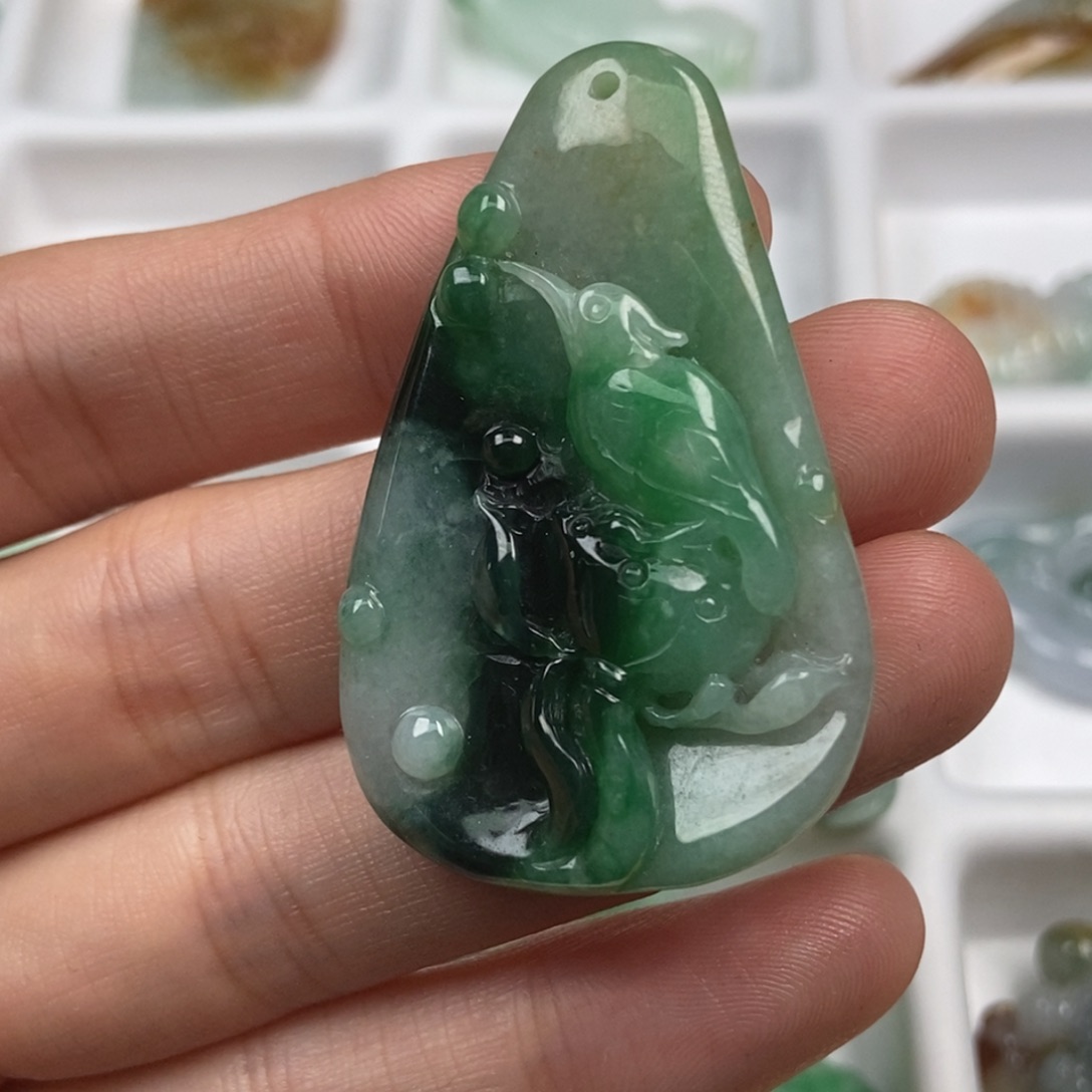 翡翠未镶嵌颈饰翡翠