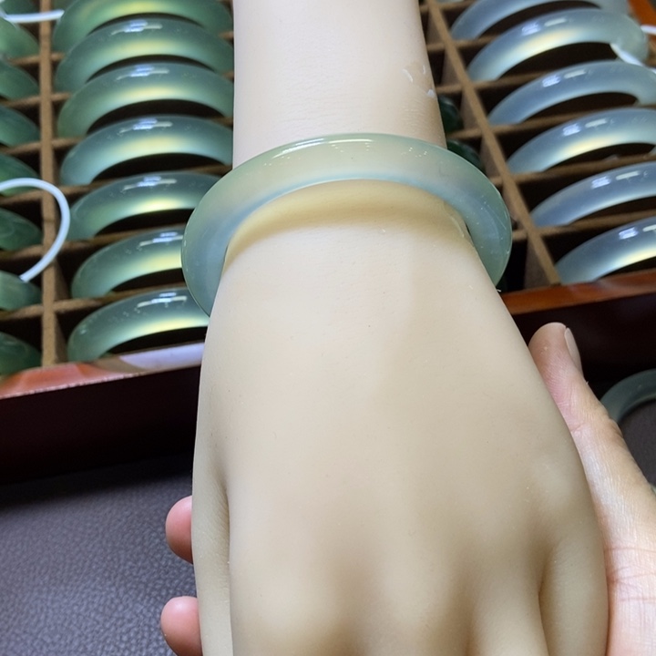 未镶嵌蛇纹石玉手镯53