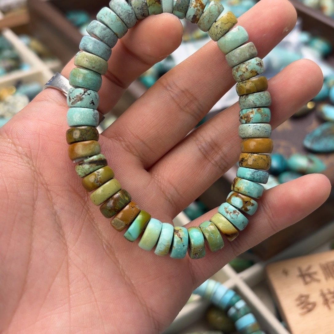 绿松石未镶嵌珠宝奇石