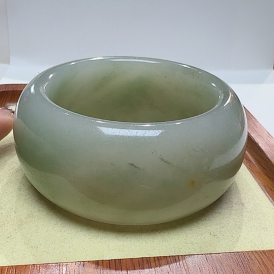 石英质玉手镯未镶嵌心*