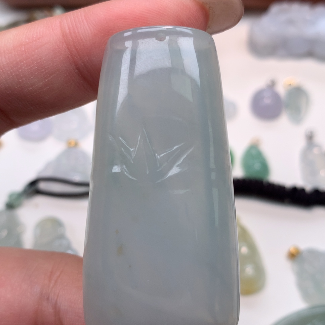 翡翠未镶嵌颈饰竹节