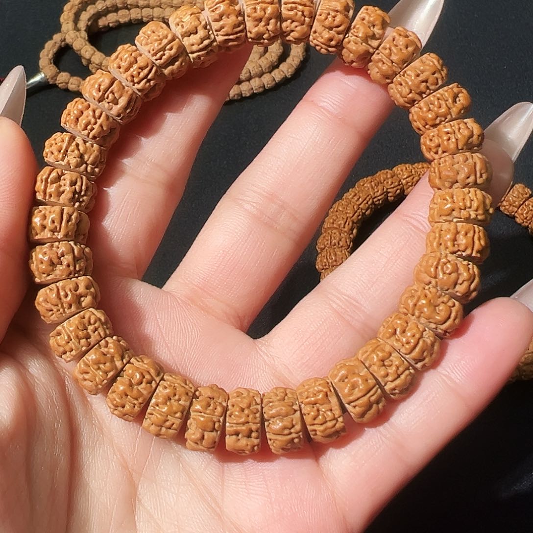 金刚菩提吊坠赛盘龙手串