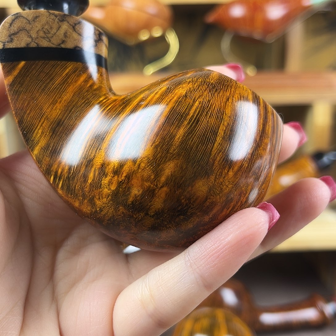 自由式河豚斗。     