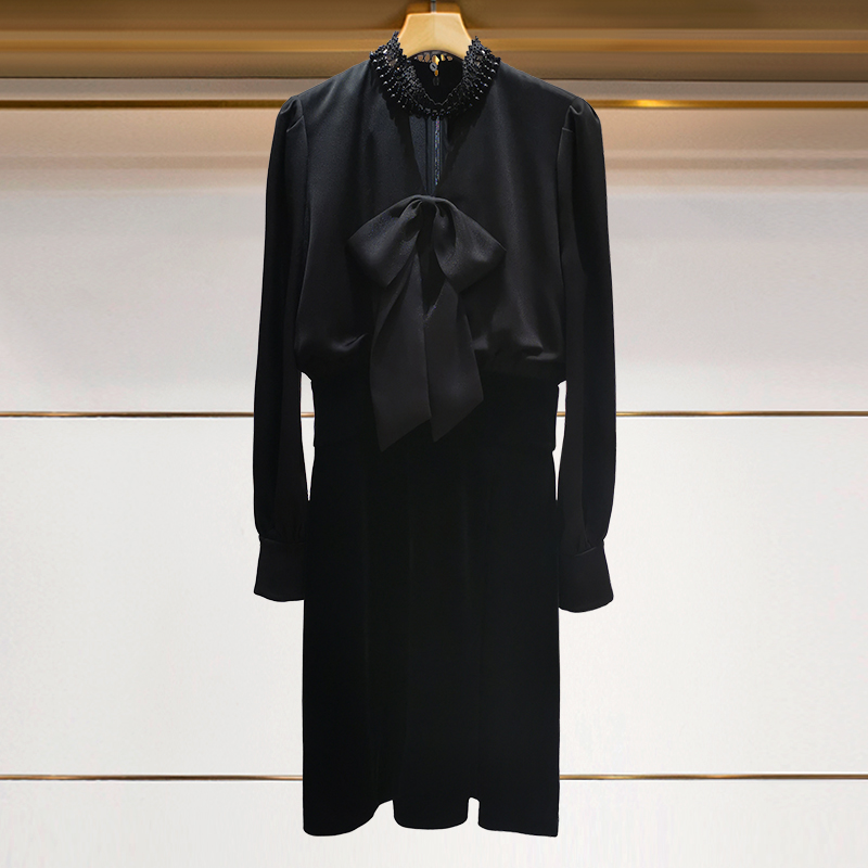 早秋新款气质钉珠花边立领蝴蝶结拼接A字连衣裙O304102B