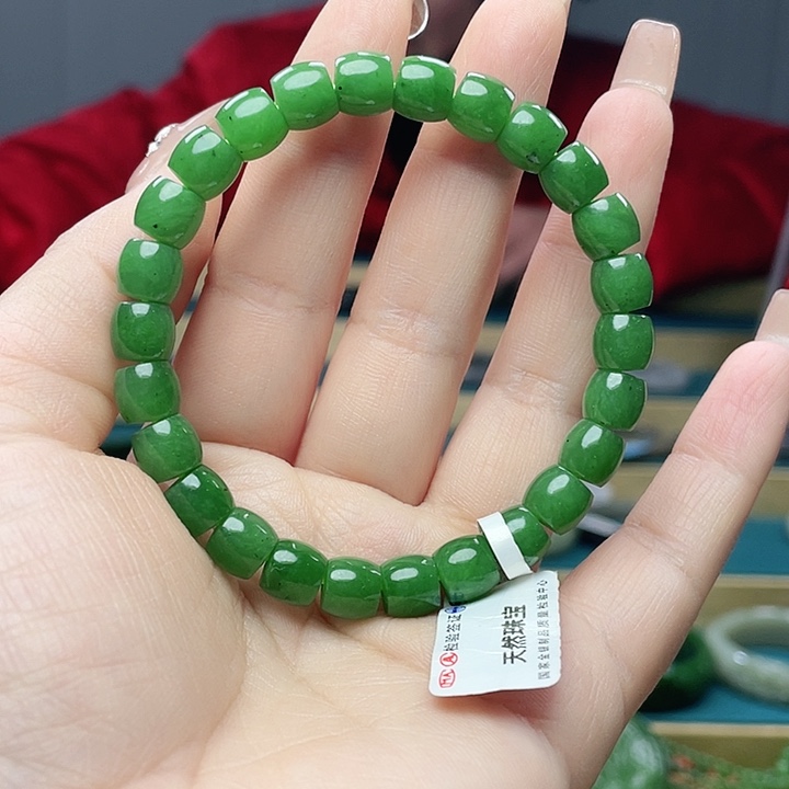 和田玉手链55+圈口。编号80未镶嵌