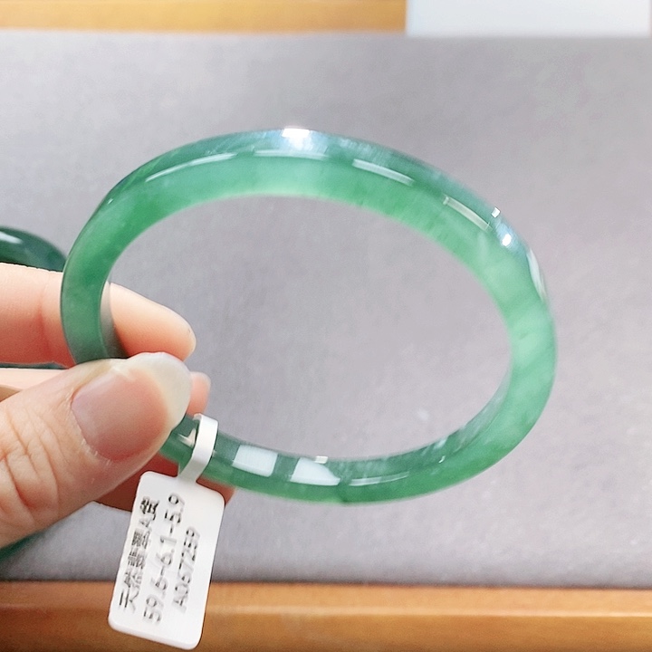 【闪购商品】翡翠手镯（圆镯）未镶嵌