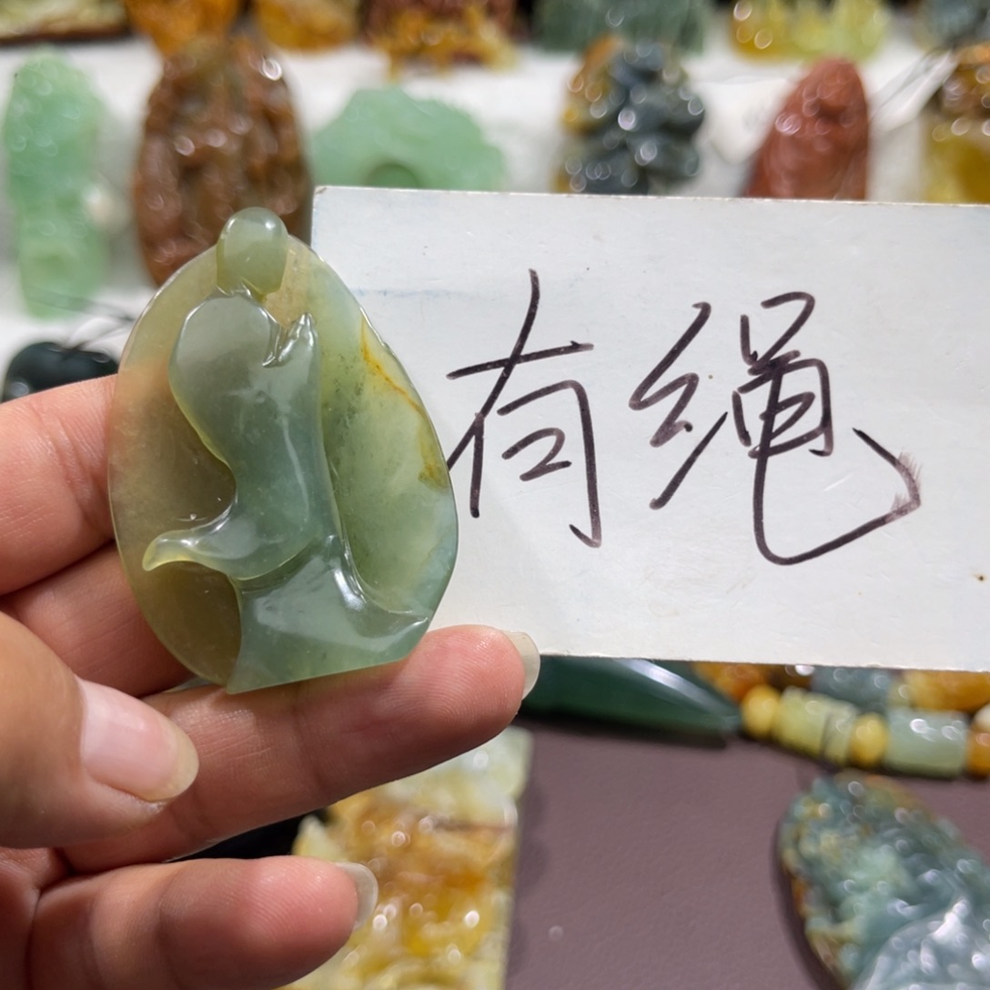 未镶嵌蛇纹石玉颈饰