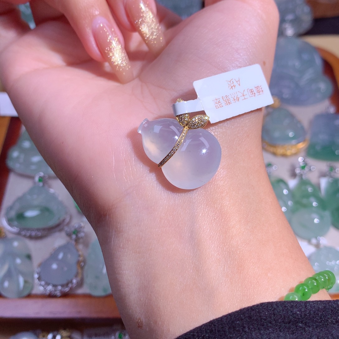 翡翠吊坠(不含链)18K金镶嵌