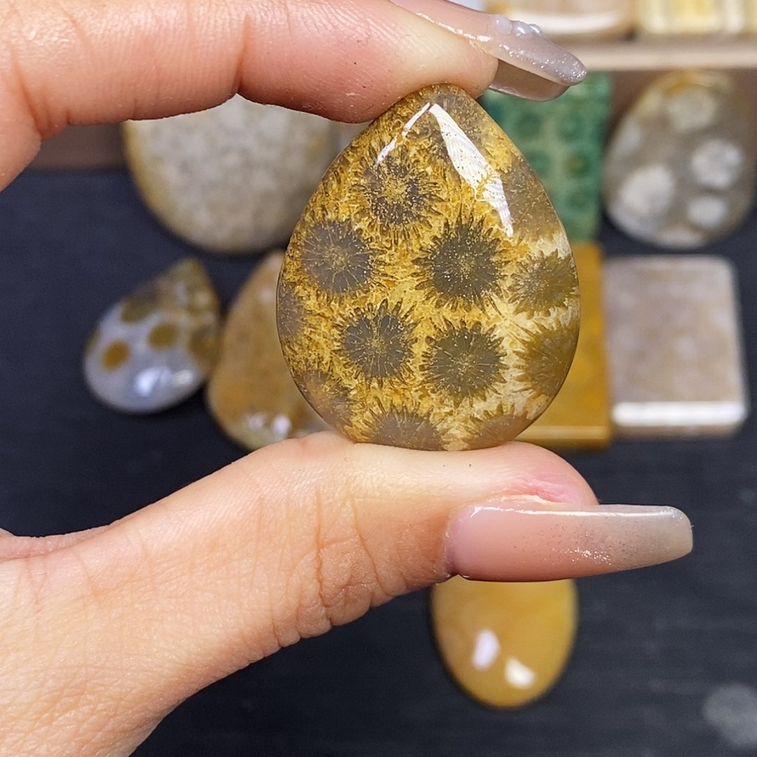 硅化玉颈饰合金柠**•