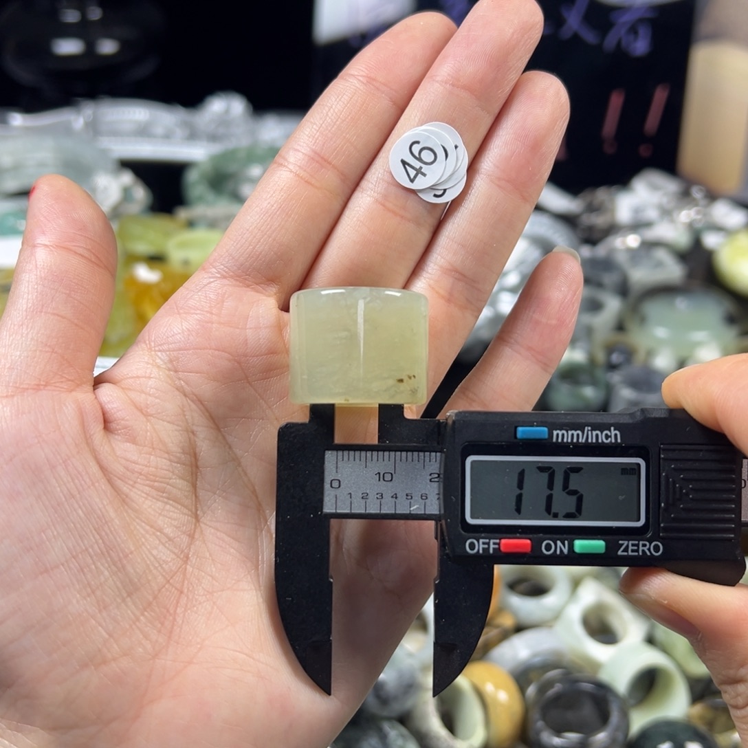 蛇纹石玉未镶嵌戒指