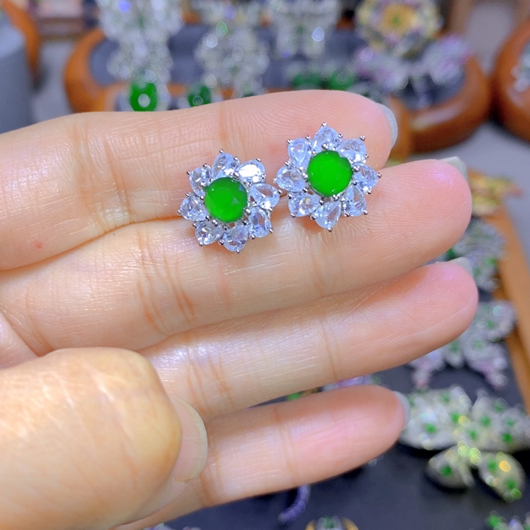 翡翠颈饰银S925镶嵌天然翡翠