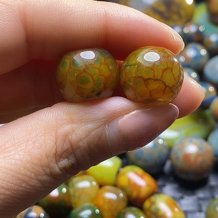 孙***生玛瑙/玉髓未镶嵌颈饰